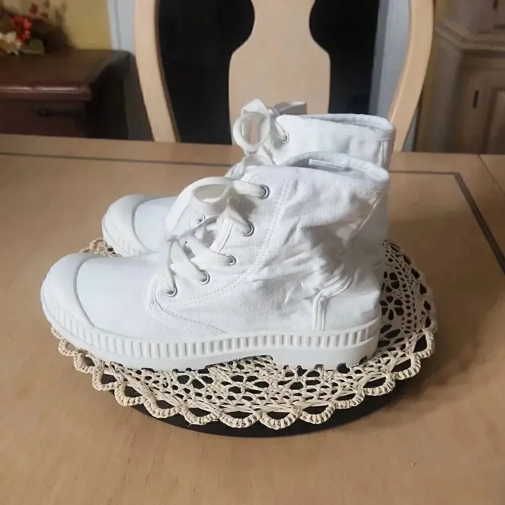 SO combat style white lace up sneakers women's 8.5